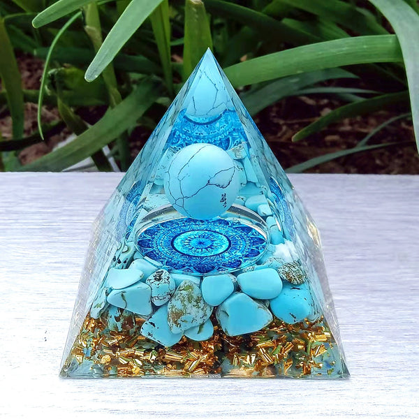 Crystal Stone Pyramid Ornament Crushed Stone Epoxy Resin Crafts