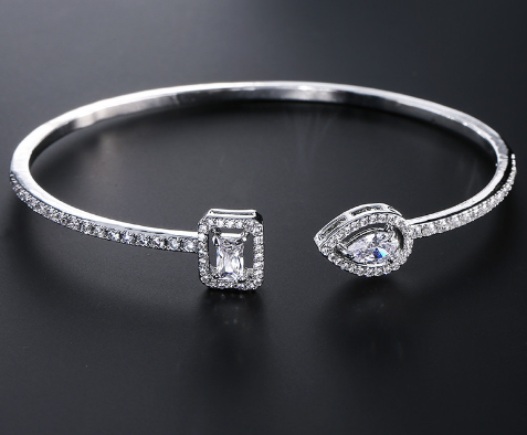 Simple And Exquisite Bracelet With Micro Inlaid AAA Zircon